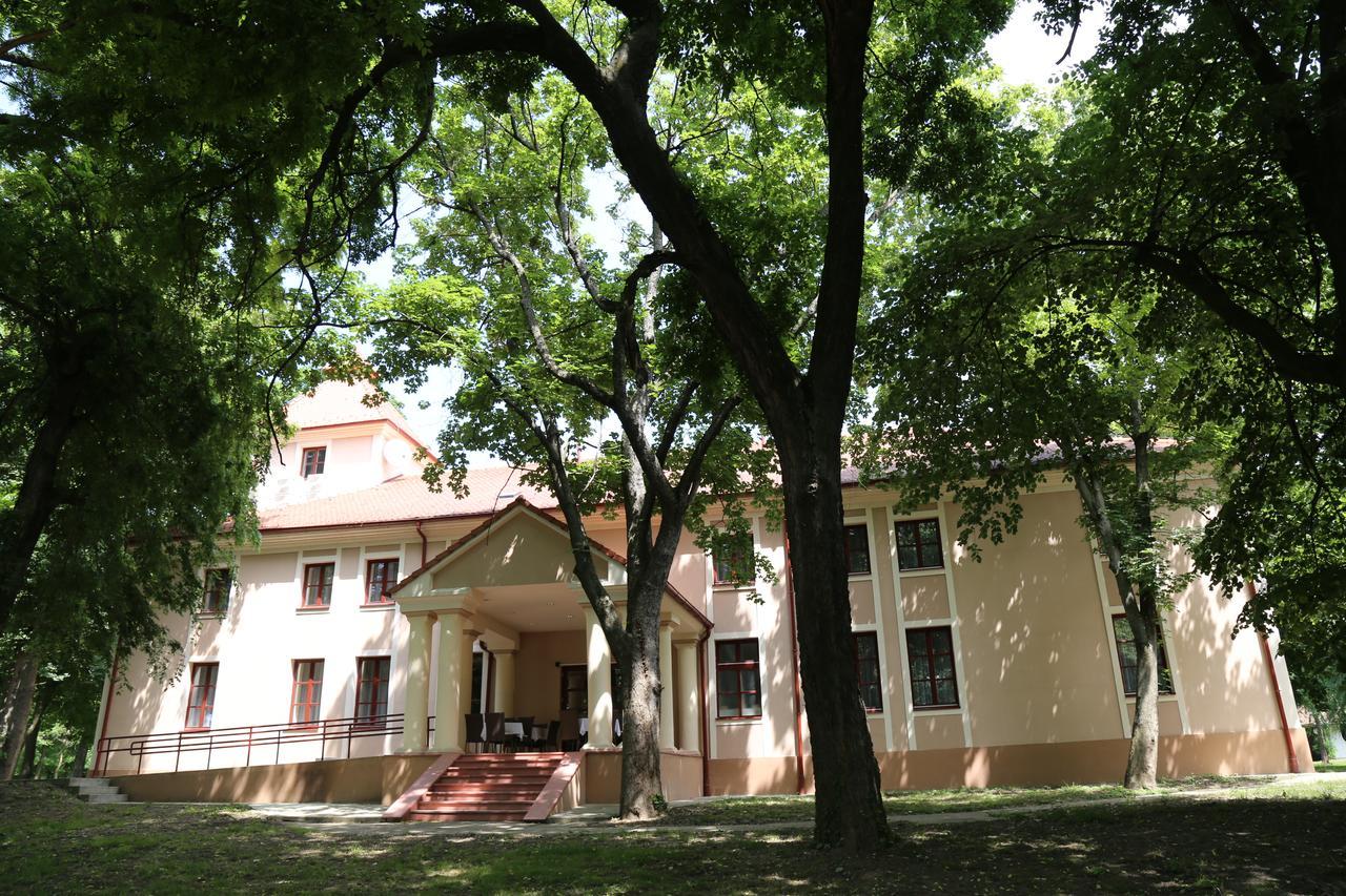 Kastel Hotel Backa Topola Luaran gambar